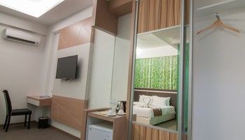 E-red Hotel 4*