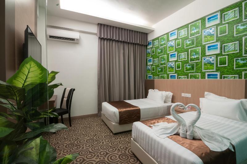 E-Red Hotel Melaka 4*